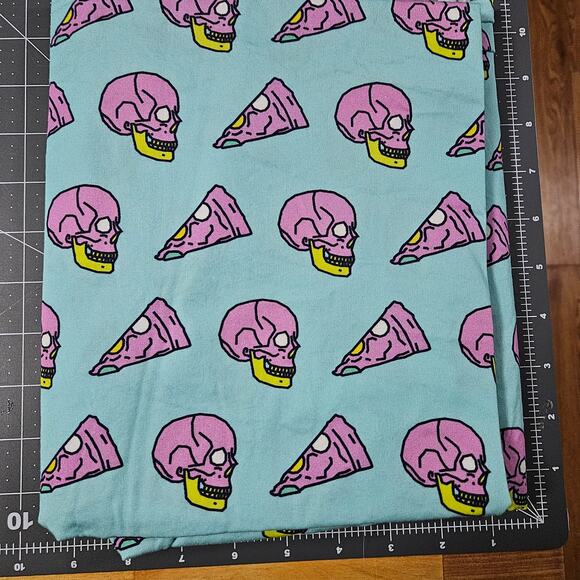 Skulls Pizza Halloween Pastel Cotton Woven Fabric 1 Yard Sewing Craft DIY Goth - Picture 1 of 1